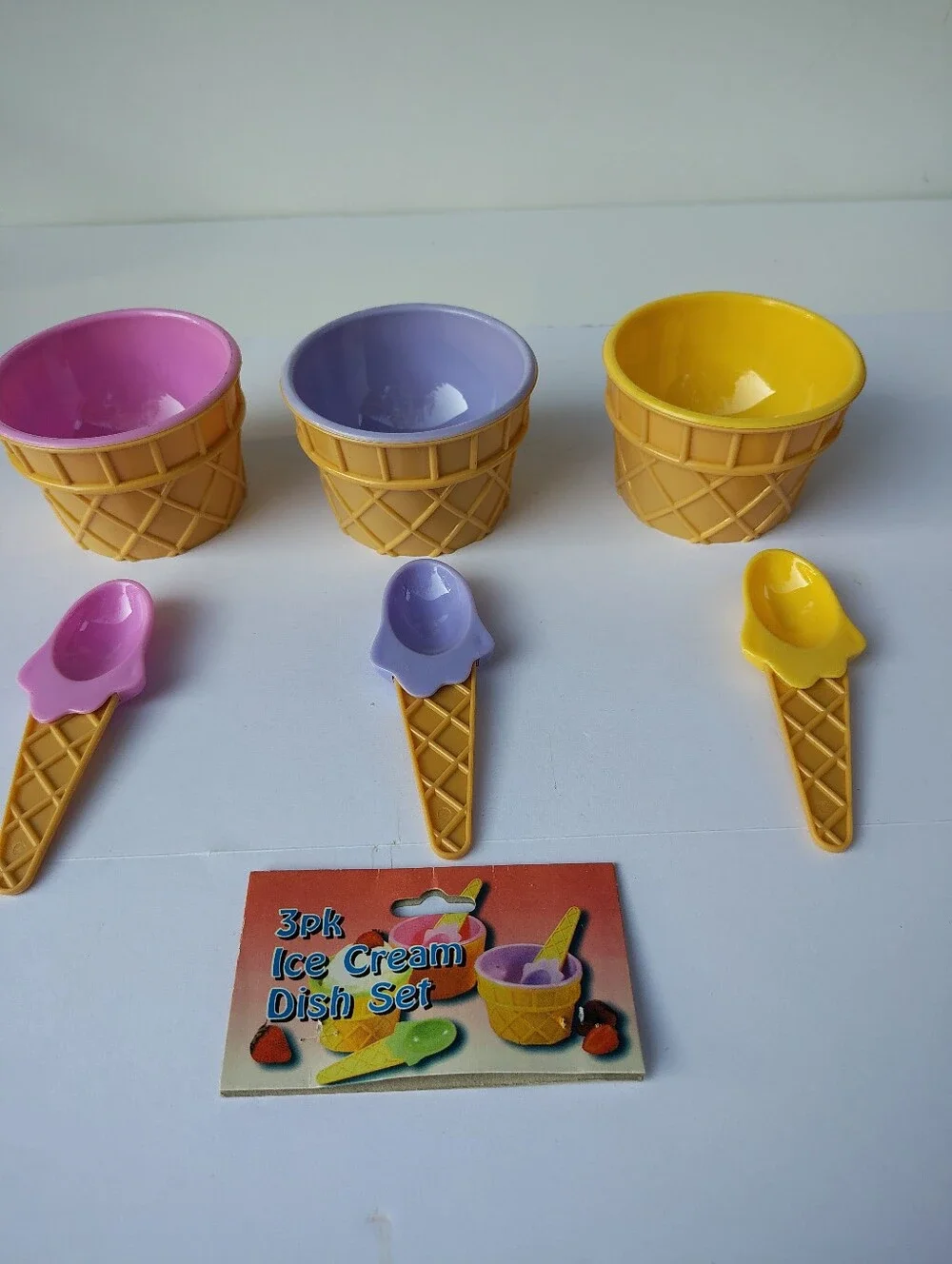 Vintage 3 Waffle Cone Ice Cream Bowl Set Pastel Plastic w/Matching Spoons NEW